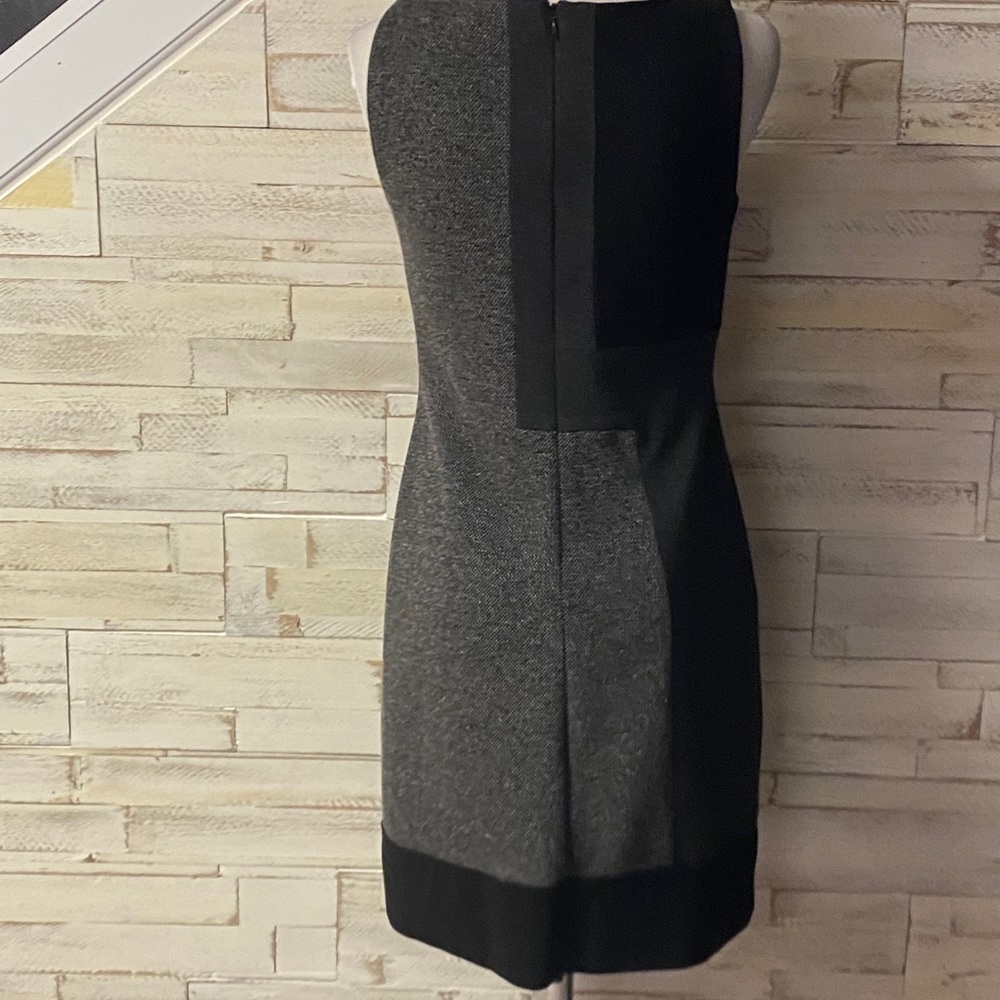 White house Black market . Size : 2 . Dress